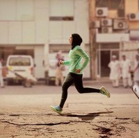 Tentu saja ini bukan kali pertamanya kontroversi membayangi iklan raksasa produk olahraga AS itu. Nike pernah jadi bulan-bulanan di media sosial setelah menampilkan perempuan Arab berhijab sedang berolahraga. (Foto: Dok. Nike)