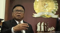 OSO menjelaskan bahwa tak hanya Indonesia yang mengalami pelemahan mata uang atas dolar, negara lain pun mengalami sama seperti Indonesia. Ketua DPD itu pun menjanjikan tak akan ada masalah berarti di Indonesia terkait melemahnya rupiah.