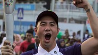 Bahkan ia ditunjuk untuk membawa obor dalam relay torch Asian Games 2018 lalu. (Foto: Instagram/vjdaniel)