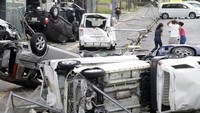 Topan Jebi menghantam beberapa wilayah di Jepang. Angin besar ini pun diprediksi menjadi angin kencang terdahsyat yang terjadi di Jepang selama 25 tahun terakhir. Kyodo/via Reuters.