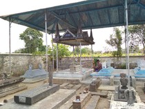 Makam Tak Biasa Pemilik Ajian Pancasona, Tergantung di Atas Tanah