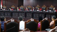 MK memerintahkan pihak penyelenggara Pilkada, yaitu KPUD setempat untuk melaksanakan pemungutan suara ulang dan dilakukan selambat-lambatnya selama 60 hari dimulai dari pembacaan putusan.