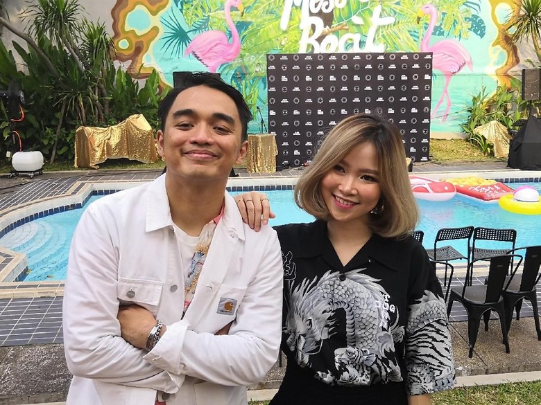 Setelah Berkolaborasi dengan Dipha Barus, Monica Karina Lepas Skin to Skin Setelah Berkolaborasi dengan Dipha Barus, Monica Karina Lepas Skin to Skin