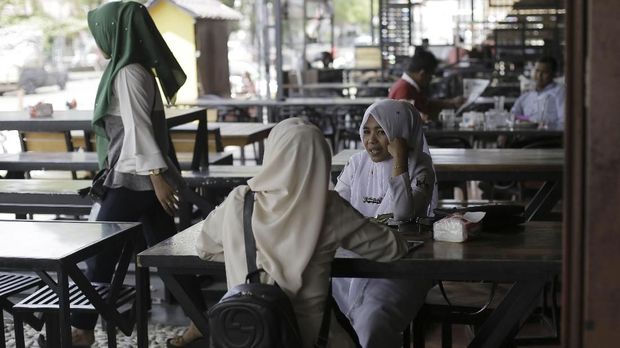 Bireun Aceh Larang Non-Mahram Duduk Satu Meja di Kedai Kopi