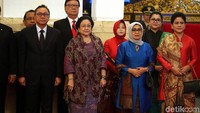 Acara ini dihadiri oleh Ketua MPR Zulkifli Hasan, Megawati dan pejabat negara lainnya.