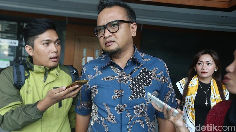 Ponakan Novanto Protes Fayakhun: Kok soal Bakamla Kena Saya Lagi? Ponakan Novanto Protes Fayakhun: Kok soal Bakamla Kena Saya Lagi?