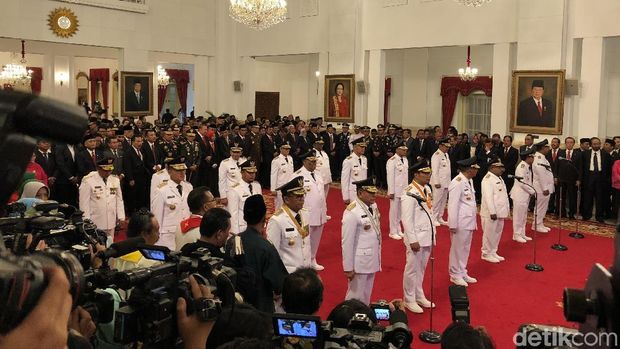 9 gubernur dan wakil gubernur dilantik Presiden Jokowi di Istana