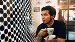 Lolos Dari Maut, Begini Gaya Kulineran Si Nyentrik Erix Soekamti