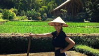 Ayo tebak, Josephine main ke sawah siapa ya di Bali? (josephineskriver/Instagram)