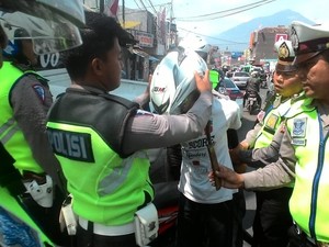 Razia Begal, Polisi Garut Ringkus Pemuda Bergolok