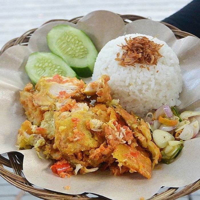 Huaah 15 Tempat Makan Ini Punya Ayam  Geprek  Super Pedas  