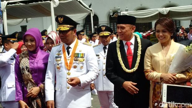 Suasana Haru Lepas Iriawan Tinggalkan Gedung Sate