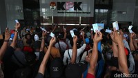 Dia menerangkan bahwa imbas PHK di tengah resesi akan membuat jumlah pengangguran semakin bertambah. Ari Saputra/detikcom  