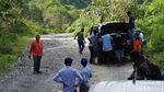 Potret Sopir yang Bikin Jalan Sendiri dan Cantiknya Pegaf
