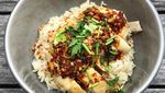 Makan Siang Mantap! Nasi Hainan Lembut Plus Ayam yang Gurih