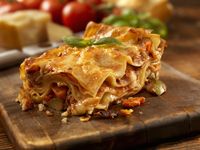Tawarkan Lasagna Warna-warni Untuk Pesta Gender Reveal, Restoran Ini Dikritik