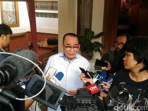 Ruhut Sitompul: Roy Suryo Jangan Terlalu Nyinyir, Kembalikan Aset