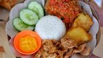 Huaah! 15 Tempat Makan Ini Punya Ayam Geprek Super Pedas