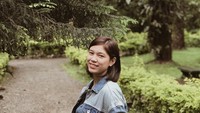 Di luar lapangan, gadis kelahiran 21 Juni 1994 ini juga suka liburan. (Instagram/@reyesmikaaa)