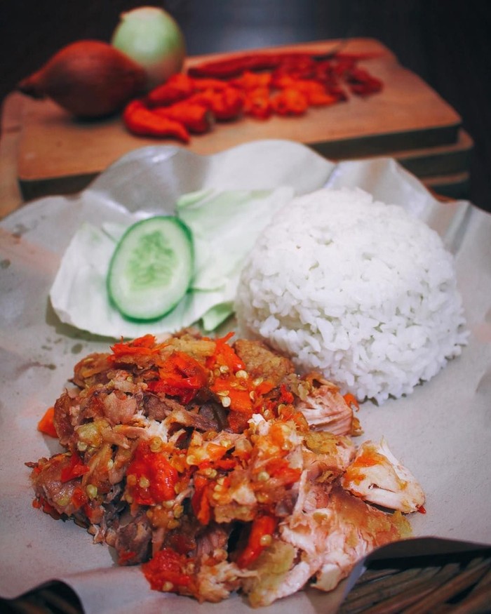 Huaah 15 Tempat Makan Ini Punya Ayam  Geprek  Super Pedas