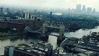 Tak hanya Italia, London di Inggris pun sudah pernah disambangi oleh Erick. Tampak jembatan Tower Bridge yang ikonik (@erickthohir/Instagram)