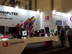 Melihat Unik dan Megahnya Pameran Teknologi Terbesar