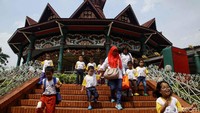 Ada banyak wahana rekreasi yang bisa dinikmati bareng si buah hati di Dunia Fantasi. Kalau bosan bermain di Dufan, kamu juga bisa menjajal wahana lainnya di area Ancol. (Pradita Utama/detikcom)