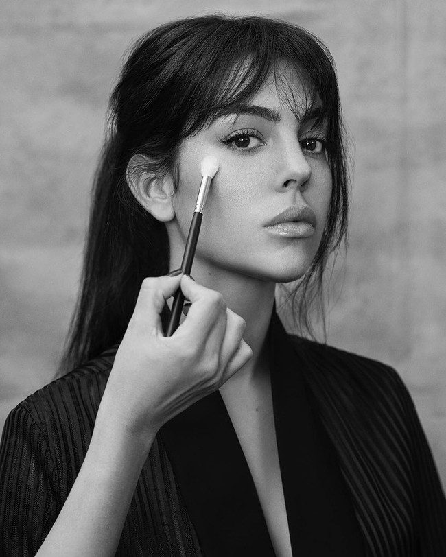 Model asal Spanyol ini pernah belajar dansa sebelum beralih karier menjadi model, setelah mengemban pendidikan bahasa Inggris di London. Foto: Instagram