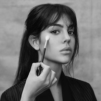 Model asal Spanyol ini pernah belajar dansa sebelum beralih karier menjadi model, setelah mengemban pendidikan bahasa Inggris di London. Foto: Instagram