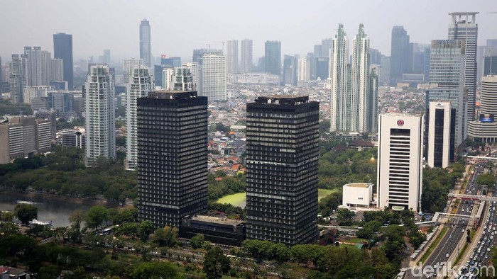 Jumlah pasokan ruang perkantoran di wilayah DKI Jakarta terus bertambah. Hal ini karena semakin banyaknya gedung perkantoran yang sedang dibangun.