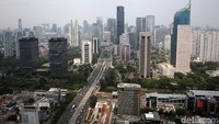 Menurut Senior Associate Director Colliers International Indonesia, Ferry Salanto, sejumlah proyek gedung perkantoran yang baru masuk pada 2018 semuanya berukuran sangat besar, seperti dua gedung baru di CBD yaitu Prosperity dan Treasury Tower. Kedua gedung baru tersebut bakal berkontribusi kepada penambahan ruang perkantoran sekitar 200.000 meter persegi.