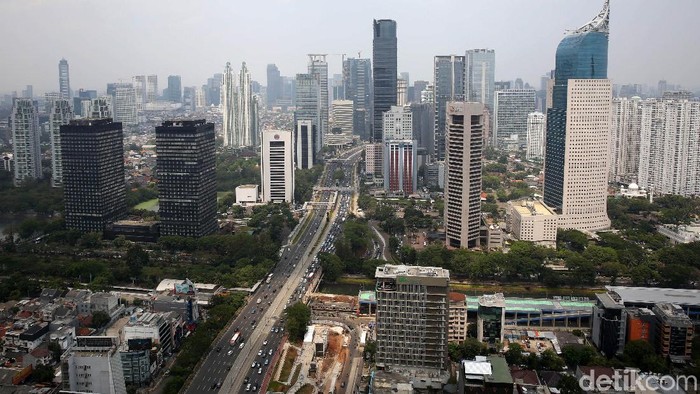 Jumlah pasokan ruang perkantoran di wilayah DKI Jakarta terus bertambah. Hal ini karena semakin banyaknya gedung perkantoran yang sedang dibangun.