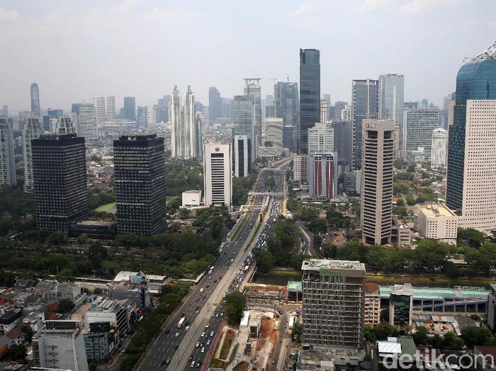 Jumlah pasokan ruang perkantoran di wilayah DKI Jakarta terus bertambah. Hal ini karena semakin banyaknya gedung perkantoran yang sedang dibangun.