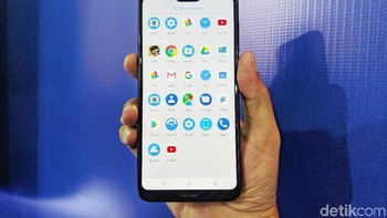 Layarnya berukuran 5,8 inch dengan resolusi Full HD+. (Foto: detikINET/Adi Fida Rahman)