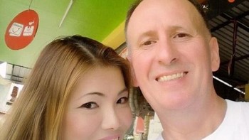 Dia adalah Woranan Ratrawiphukkun, wanita usia 40 tahun yang telah berpacaran selama 7 tahun dengan Vern Unsworth. (Foto: Daily Mail)
