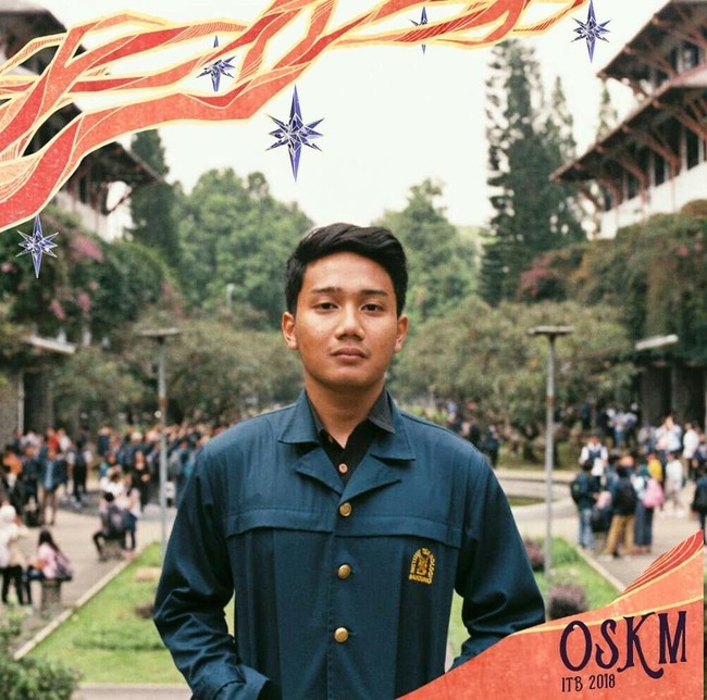 Pengawal saya hari ini, Ridwan Kamil Junior aka @emmerilkahn. Masih kuliah di ITB dan eng ing eng dia masih available. SIAPA gadis mau jadi mantu saya, tolong posting pantun rayuan untuknya. Rayuan ter epik akan saya pertimbangkan. 🤗😃, begitu keterangan foto yang diunggah Ridwan Kamil di Instagram. Foto: Instagram