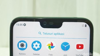 Bagian notch terdapat kamera 16 MP. (Foto: detikINET/Adi Fida Rahman)