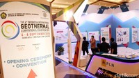 Penyerahan Surat Keputusan Penugasan Pengusahaan Panas Bumi itu diterima oleh Direktur Bisnis Regional Maluku dan Papua PLN, Ahmad Rofik di acara pembukaan Indonesia International Geothermal Convention & Exhibition (IIGCE) 2018 di Jakarta Convention Center, Kamis (6/9/2018).