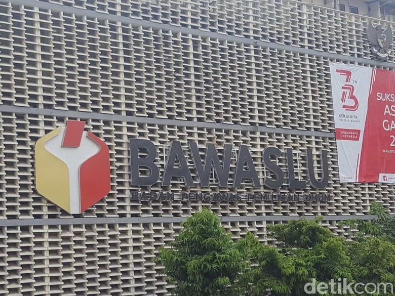 Bawaslu Imbau Pendukung Capres Tertib Saat Kampanye Umum Bawaslu Imbau Pendukung Capres Tertib Saat Kampanye Umum