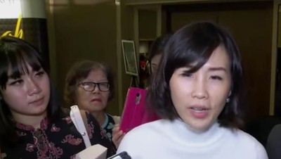 Potret Polwan Calon Istri Ahok Kawal Veronica di Peluncuran Buku