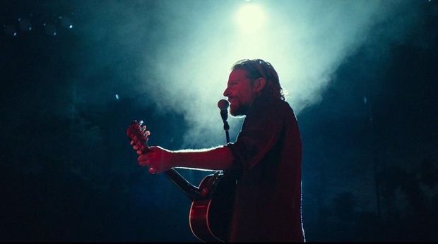 A Star Is Born: Melodrama yang Membius