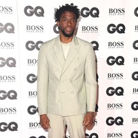 Aktor Chadwick Boseman yang memerankan Black Panther juga tak melewatkan acara ini. Ia menyabet penghargaan International Man of the Year. (Foto: Getty Images)