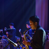 Tak hanya pintar di dunia akademis, Eril juga cukup cakap dan berbakat di bidang musik. Foto: Instagram