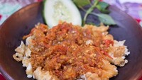 Nama kedai ini Geprek Mandi Sambal, kebayang dong gimana rasa sambalnya. Kedainya sudah ada 7 cabang di Jakarta dan sekitarnya. Paket nasi dengan ayam geprek jadi yang paling favorit. foto : instagram @geprekmandisambal