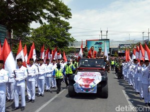 Pesilat Peraih Emas Asian Games Aji Bangkit Dikirab di Ponorogo