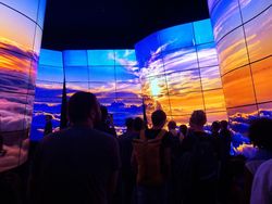 Melihat Unik dan Megahnya Pameran Teknologi Terbesar