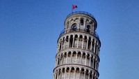 Berkunjung ke Italia, tak lengkap tanpa mampir ke Menara Pisa yang ikonik karena kemiringannya (@erickthohir/Instagram)