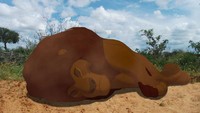 Mungkin jika Mufasa hidup di jaman ini, ia tak mati akibat dikhianati saudaranya sendiri melainkan dibubuh oleh pemburu. Dok. Tumblr/Jeff Hong