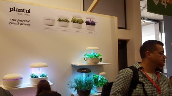 Perusahaan bernama Plantui membawa konsep smart garden di IFA 2018. Foto: Muhamad Imron Rosyadi/detikINET