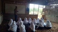 Sekolah ini memiliki 3 ruangan. Kelas I terdiri dari 19 siswa, kelas II 17 siswa dan kelas III 9 siswa.